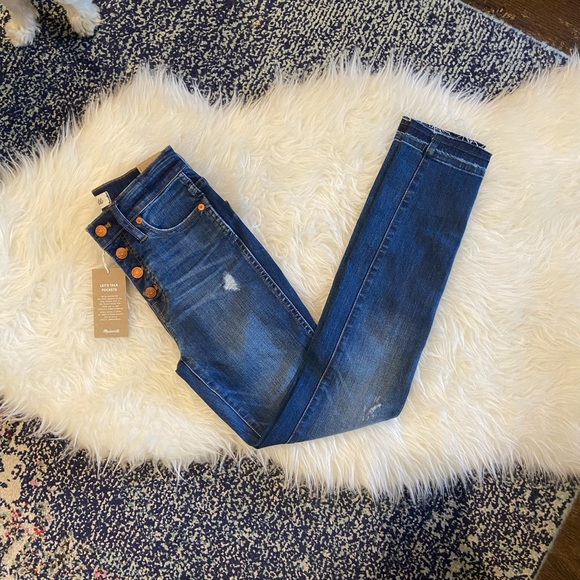 Madewell 10” Button Up Drop Raw Hem Edition - Picture 2 of 5